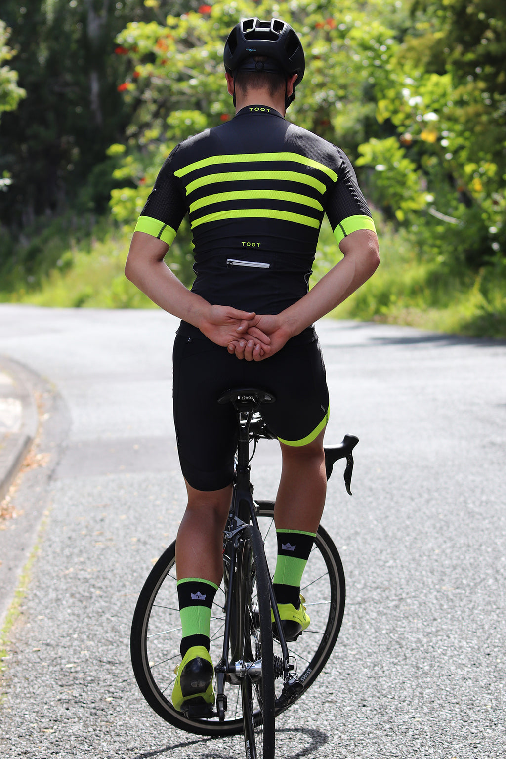 MENS PRO X JERSEY - BLACK WITH FLURO YELLOW